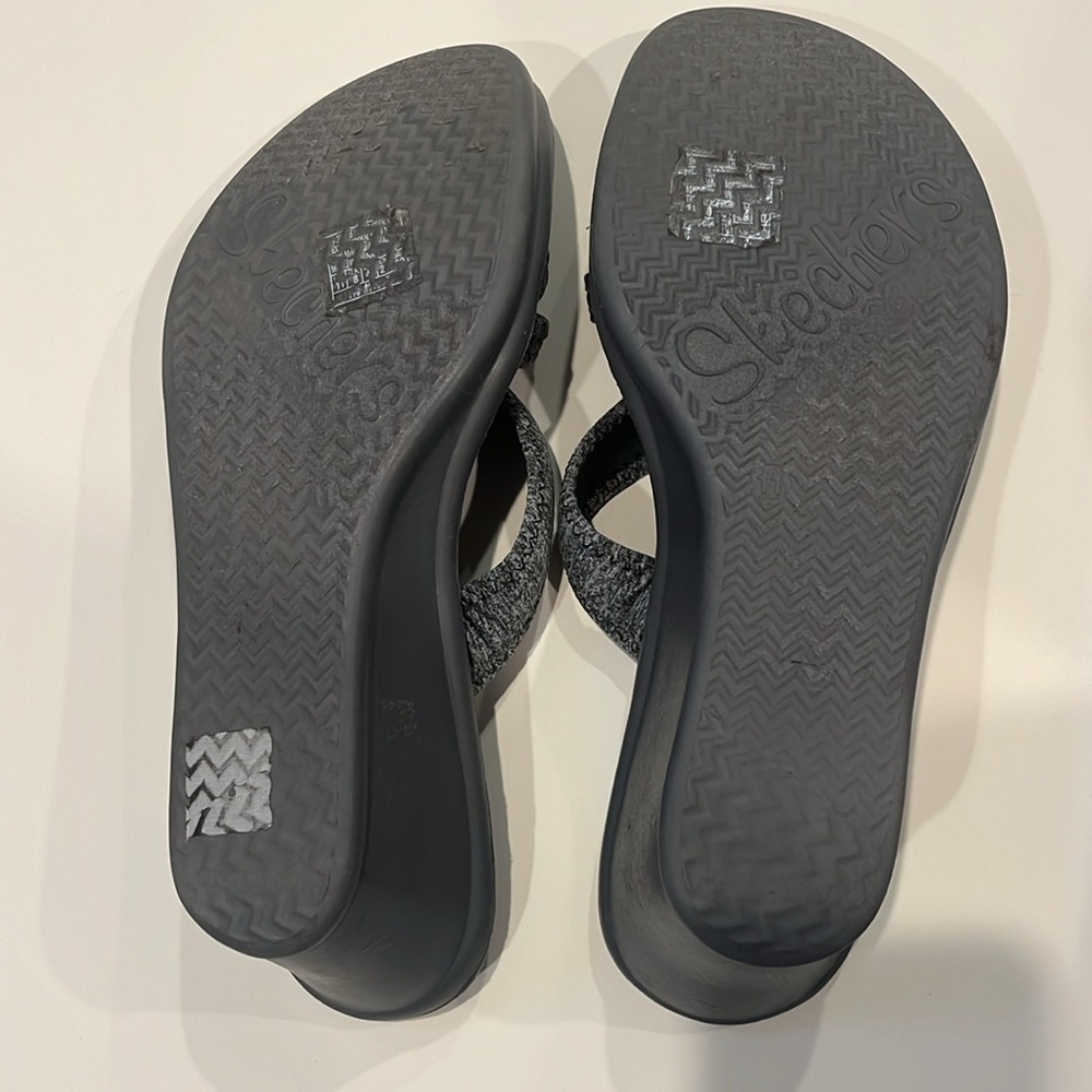 Sketchers Rumbler Gray Fabric Wedge Sandal 11 - Picture 3 of 4